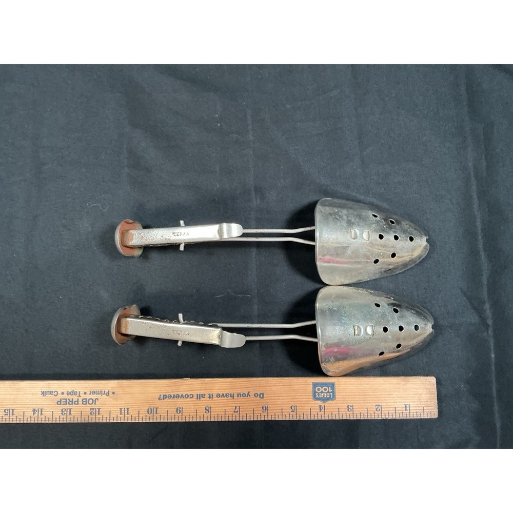 Vintage Terra Metal Adjustable Shoe Stretchers Or Shoe Trees - Picture 8 of 9
